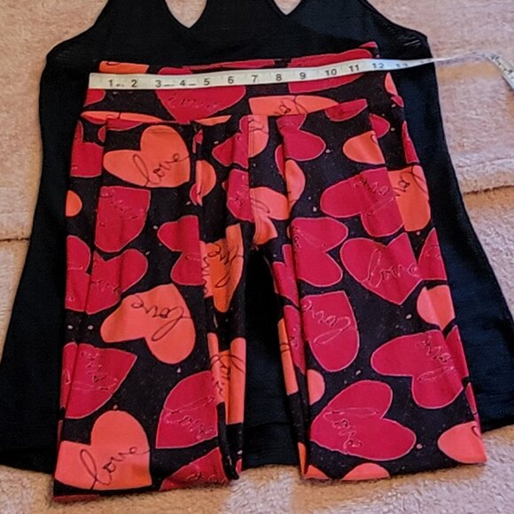 LuLaRoe red & black love & hearts valentine leggings. O/S - Picture 2 of 3